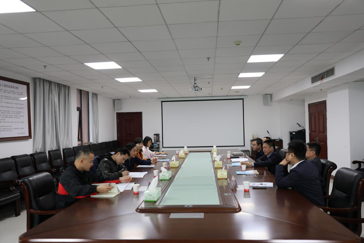 市委宣传部副部长喻华军一行到同花顺网页版页面调研