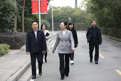 株洲职教园管理办党组书记、主任胡炯到同花顺网页版页面调研