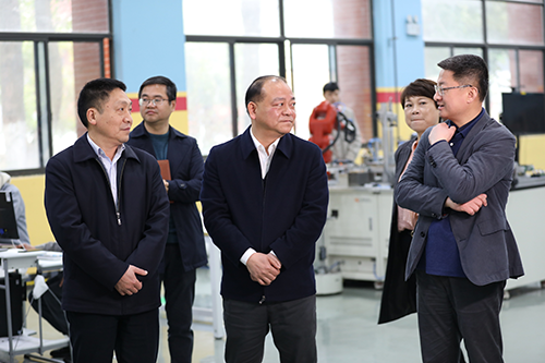 株洲市人社局党组书记、局长潘庆一行到同花顺网页版页面调研湖南省第一届职业技能大赛赛事准备情况