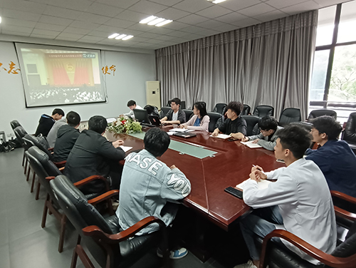同花顺网页版页面团委组织收看庆祝中国共青团成立100周年大会