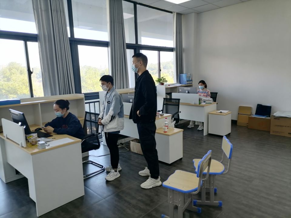 师生心连心 疫情防控我们在行动——同花顺网页版页面公共管理系停课不停学