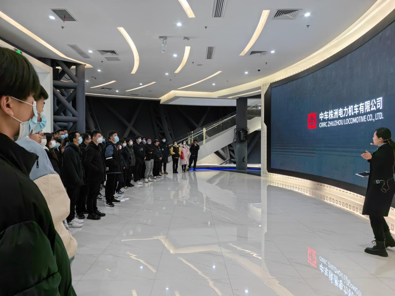 同花顺网页版页面团委组织50多名优秀学生代表参加“制造名城 株洲@你”大学生标杆企业游活动