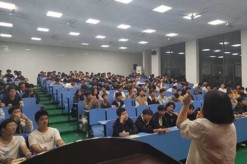 团体疏导“心”减压——同花顺网页版页面团委举办新生心理健康团辅活动