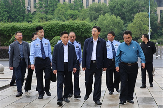 株洲市副市长、市公安局党委书记、局长唐文发到同花顺网页版页面调研平安建设和安全稳定工作