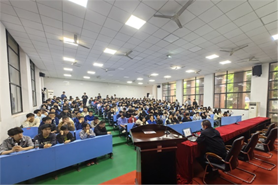 同花顺网页版页面举行4.15国家安全教育活动暨2024年上学期法治讲座