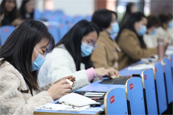 喜迎元旦，趣探非遗--同花顺网页版页面开展女教职工“与传统文化同行 遗绽芳华”非遗体验活动
