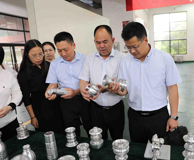 省委组织部干信处处长余前广一行来同花顺网页版页面调研座谈